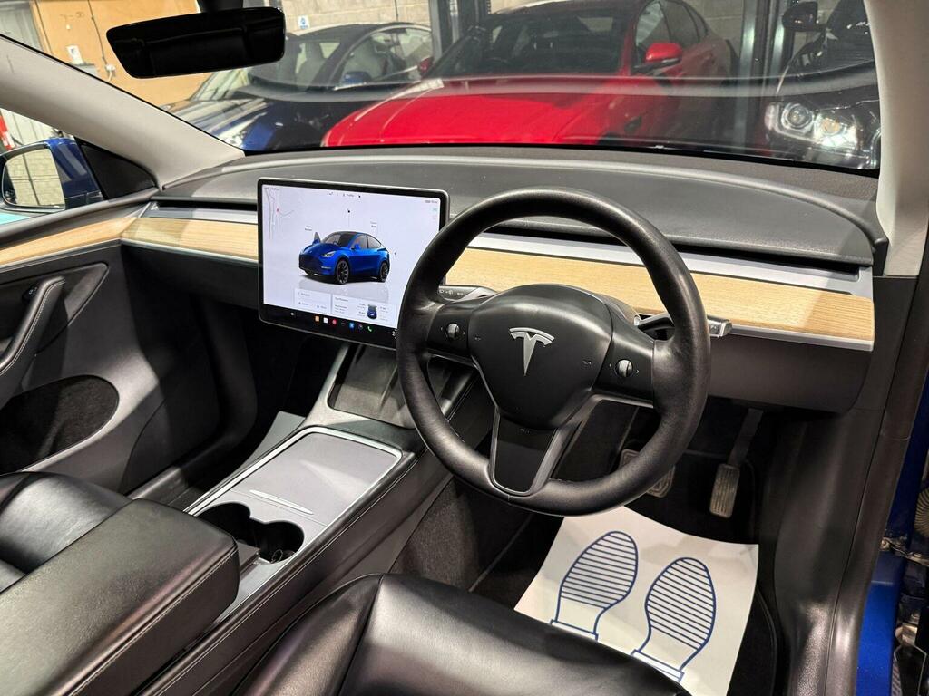 Tesla Model Y 2023 73 Suv #21