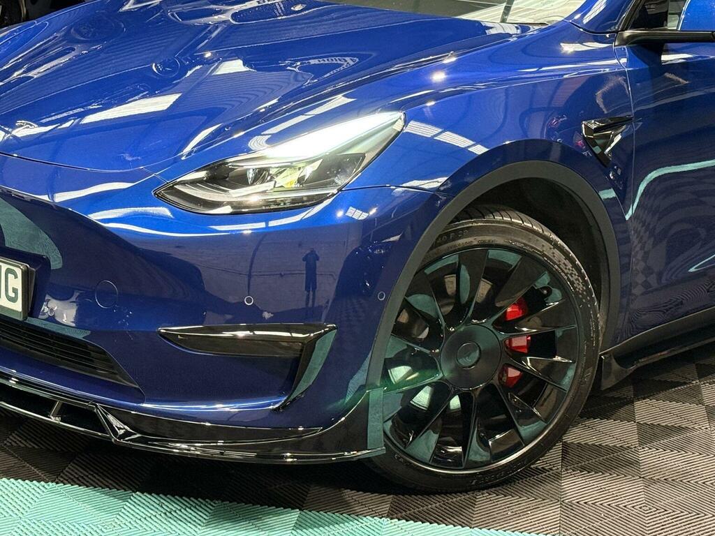 Tesla Model Y 2023 73 Suv #10