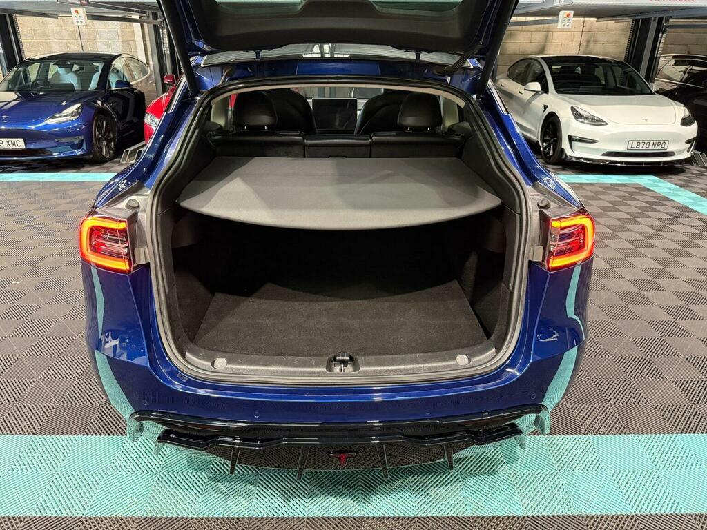 Tesla Model Y 2023 73 Suv #30