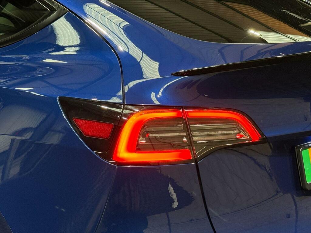 Tesla Model Y 2023 73 Suv #15