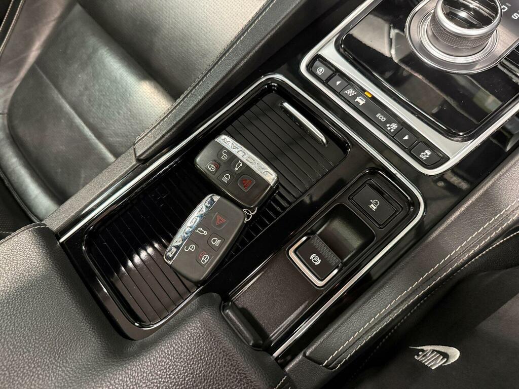 Jaguar F-Pace V8 Svr Black #56