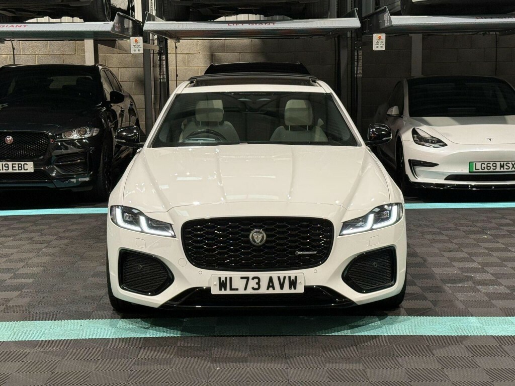 Jaguar XF Xf R-dynamic Black D Mhev Black #59