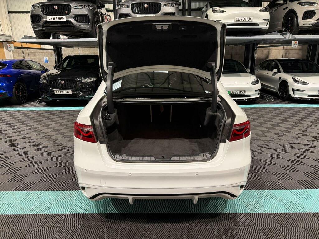Jaguar XF Xf R-dynamic Black D Mhev Black #33