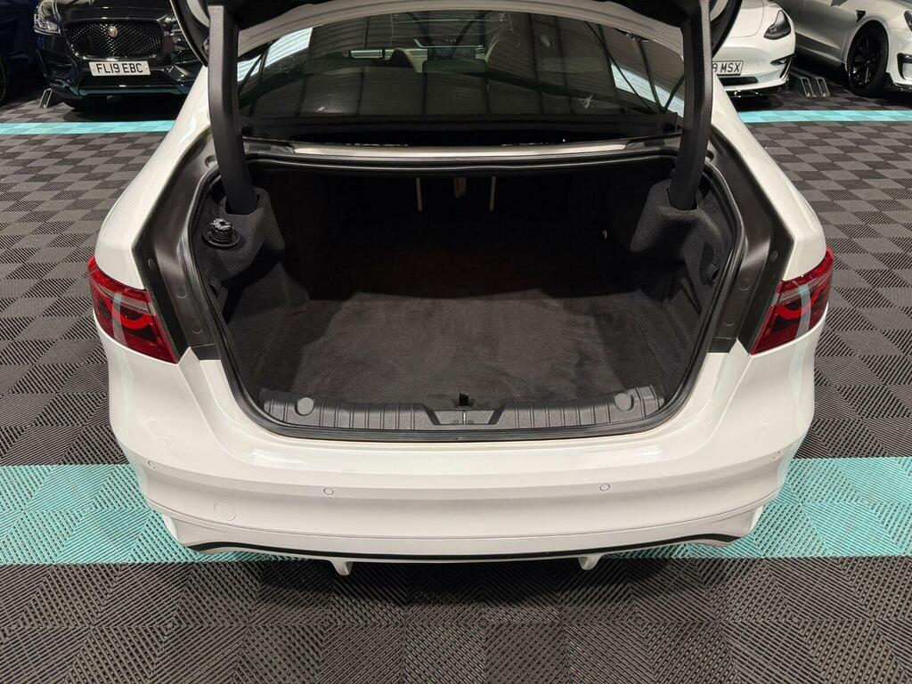 Jaguar XF Xf R-dynamic Black D Mhev Black #32