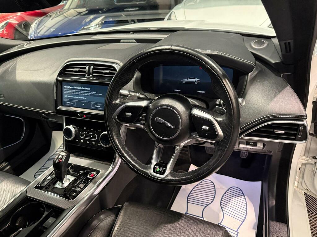 Jaguar XE 2021 2.0 D200 Mhev R-dynamic Se Saloon White #23