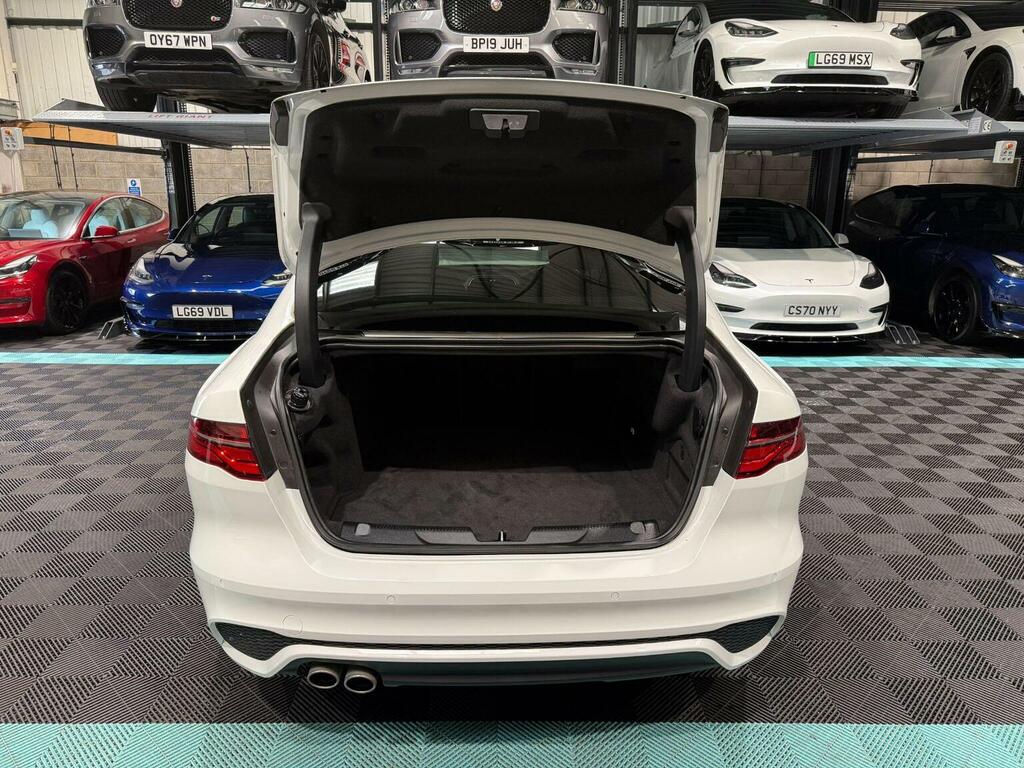 Jaguar XE 2021 2.0 D200 Mhev R-dynamic Se Saloon White #32