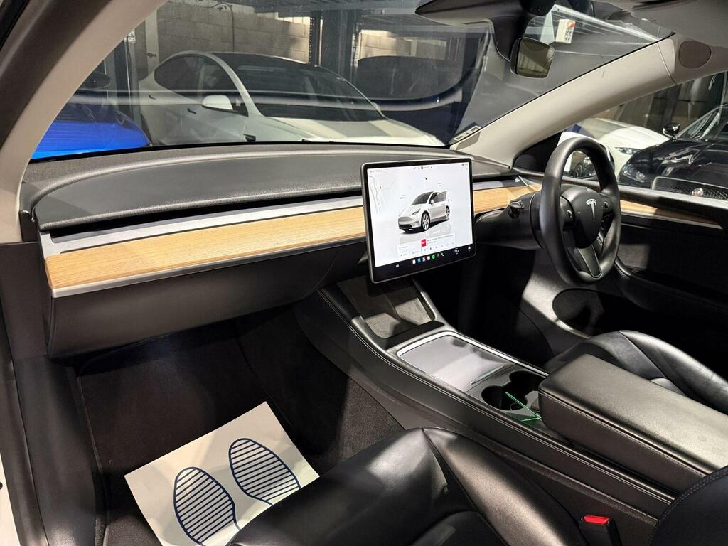 Tesla Model Y Long Range Awd Black #38