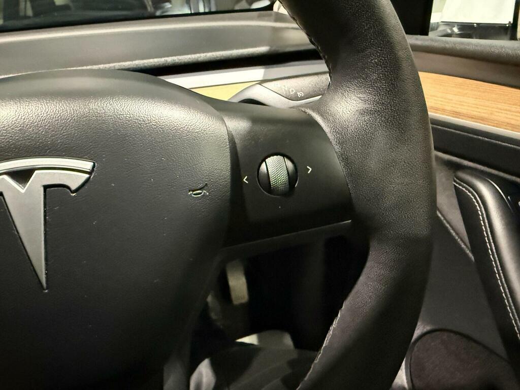 Tesla Model Y Long Range Awd Black #45