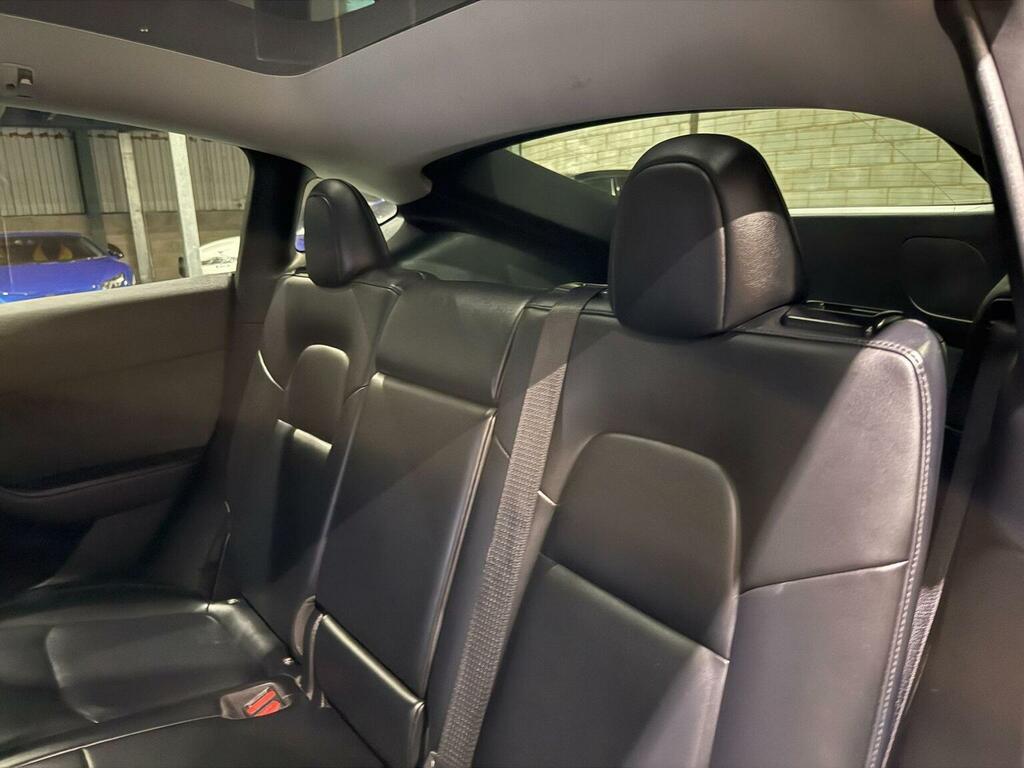 Tesla Model Y Long Range Awd Black #34