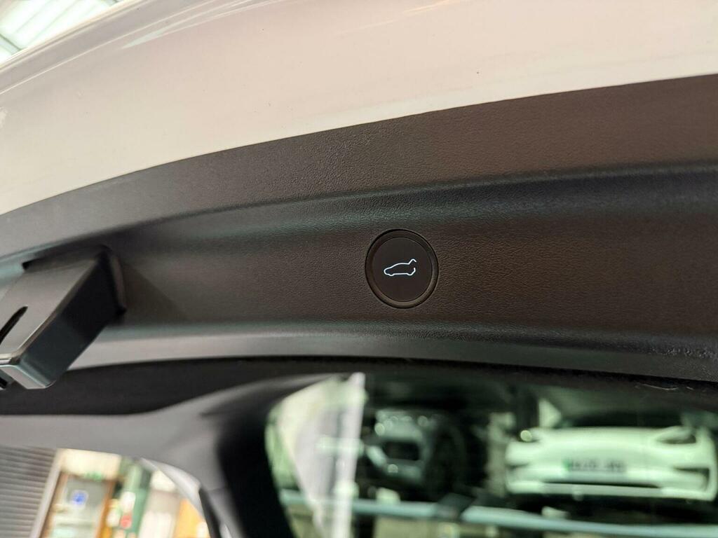Tesla Model Y Long Range Awd Black #33