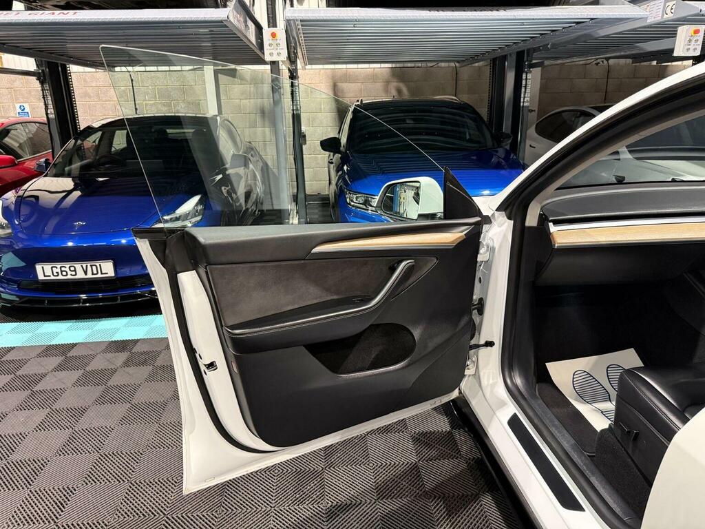 Tesla Model Y Long Range Awd Black #39