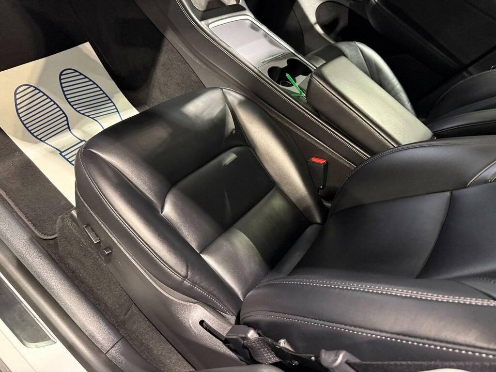 Tesla Model Y Long Range Awd Black #37