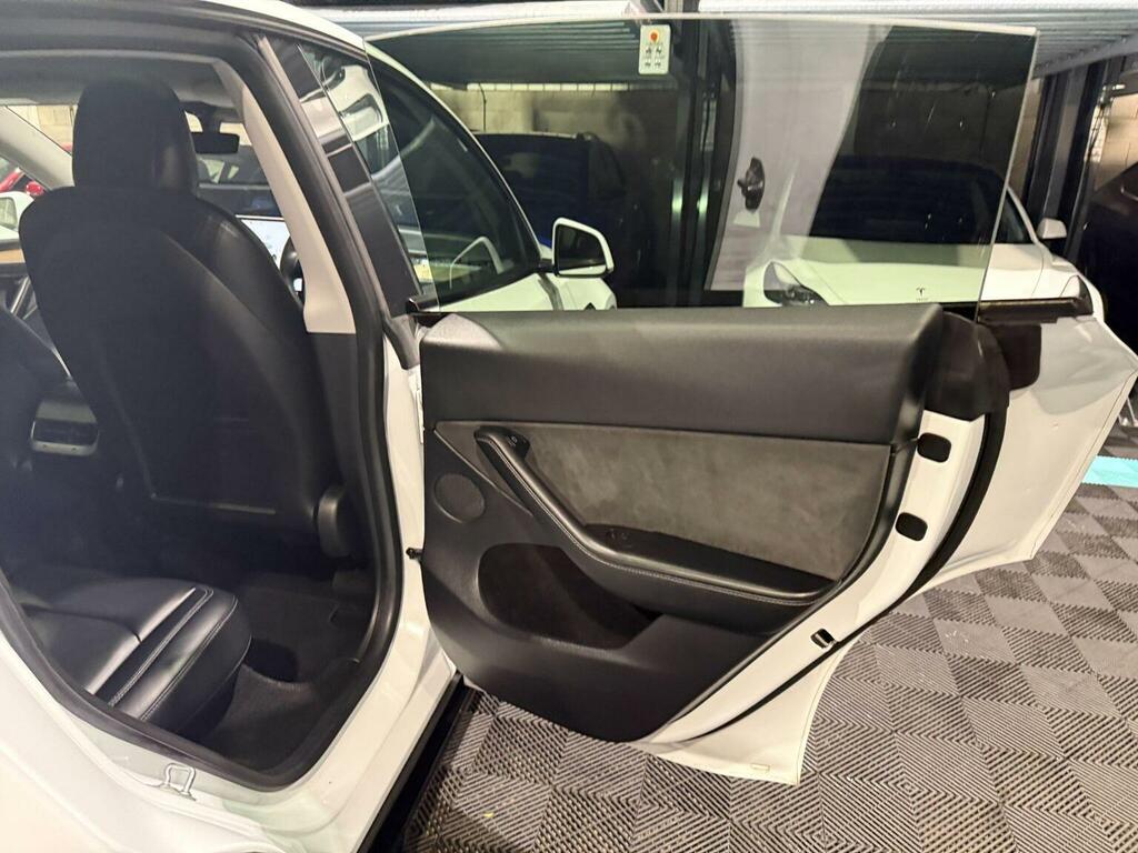Tesla Model Y Long Range Awd Black #30