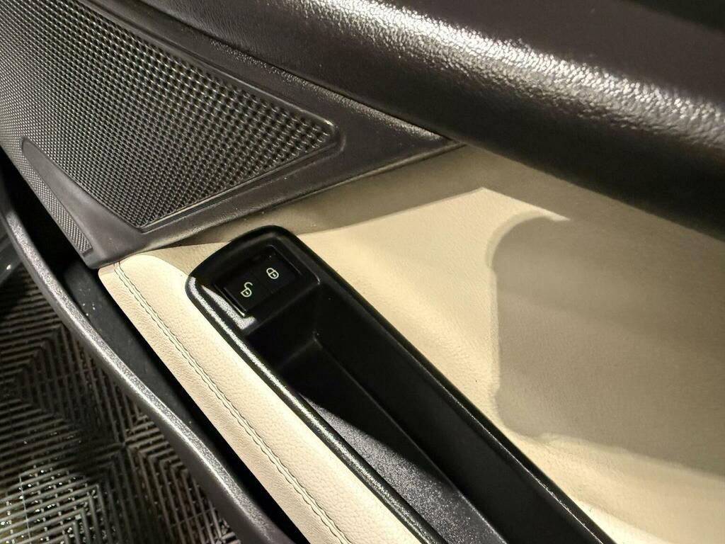 Jaguar XE Brown #39