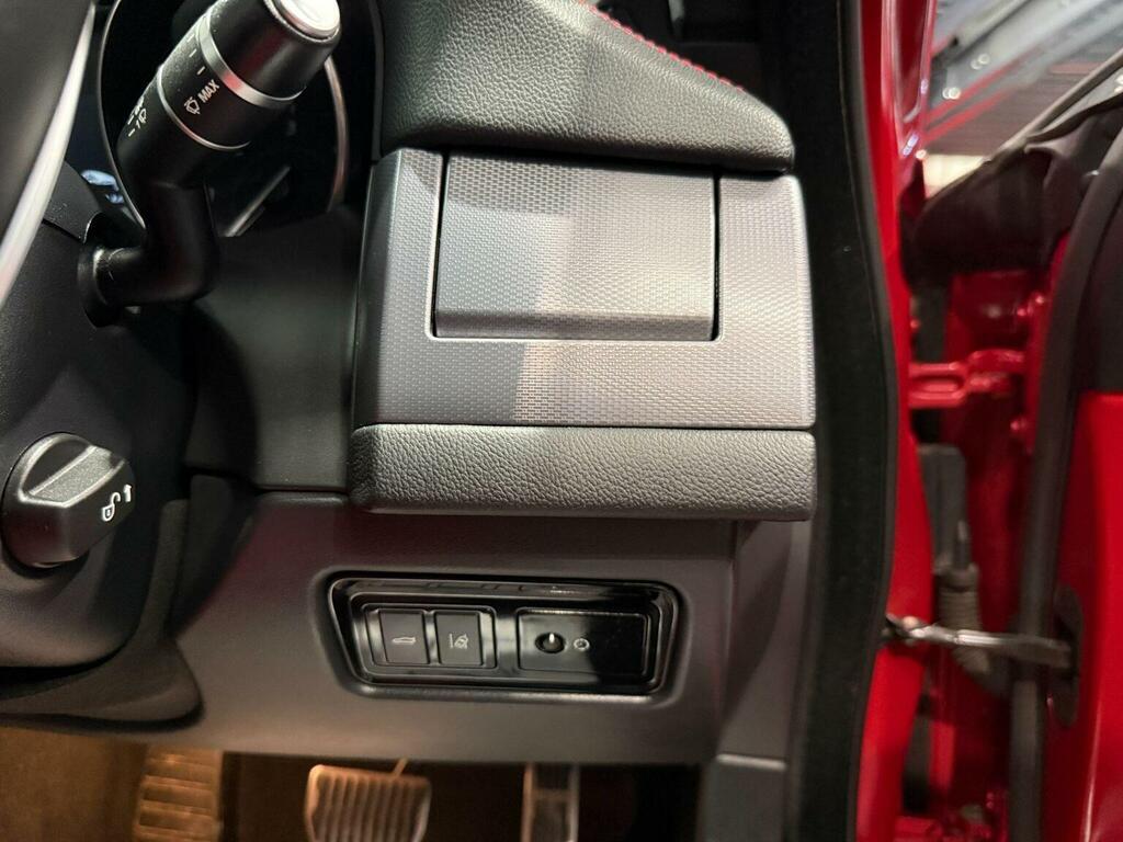 Jaguar XF 2.0 D R-sport 177 Bhp White #40