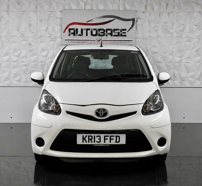 Toyota Aygo Ice White #2