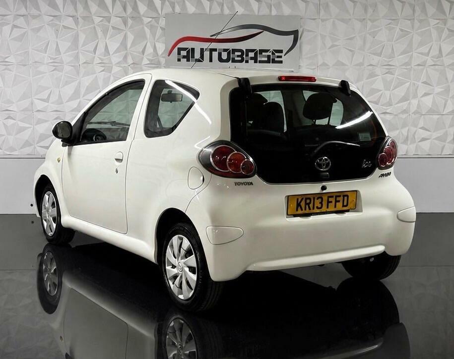 Toyota Aygo Ice White #5