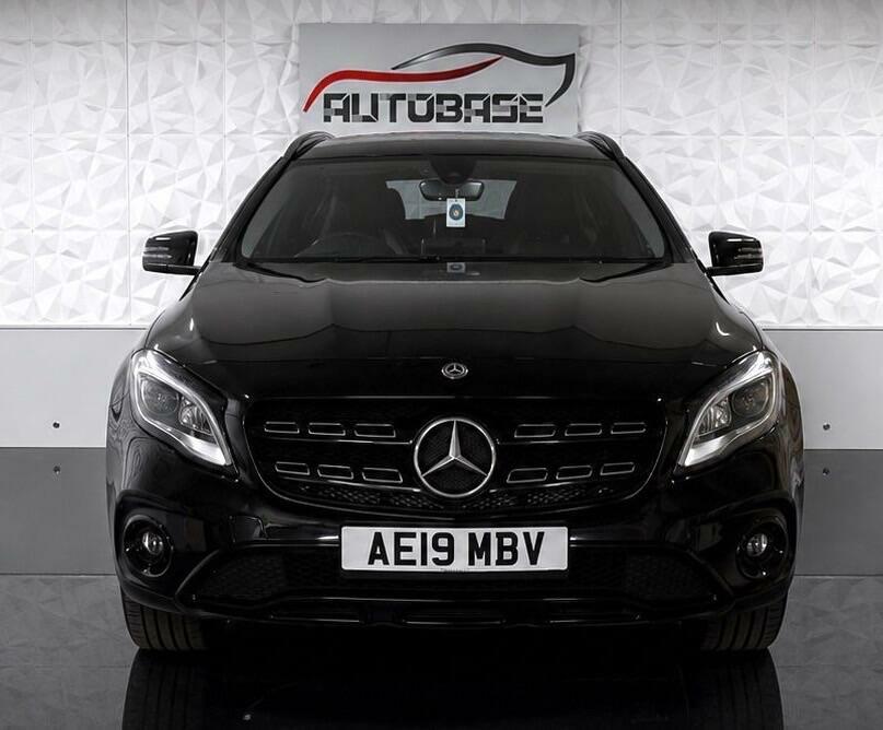 Mercedes-Benz GLA Class Urban Edition Black #2