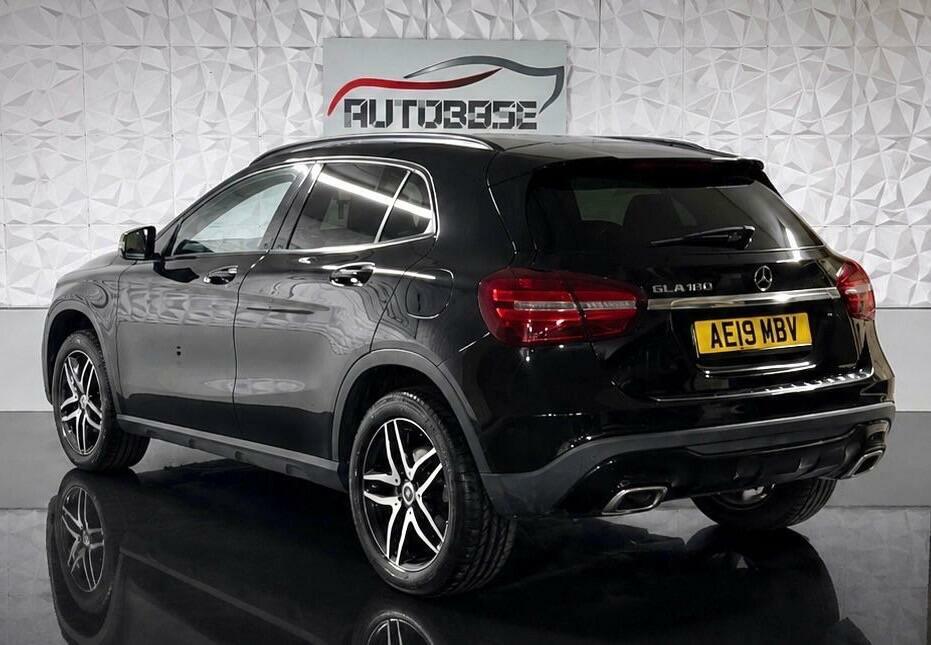 Mercedes-Benz GLA Class Urban Edition Black #5