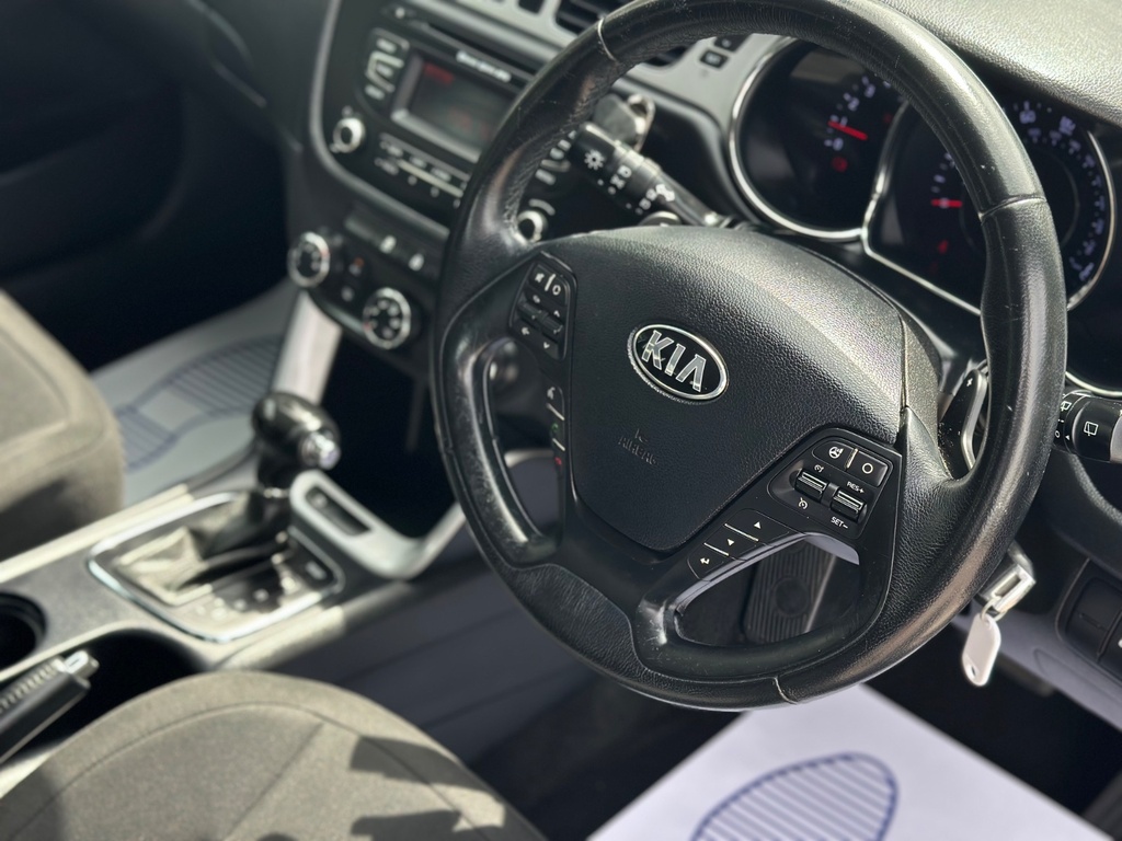 Kia Ceed 2015 1.6 Crdi 2 Sportswagon Euro 5 Silver #4