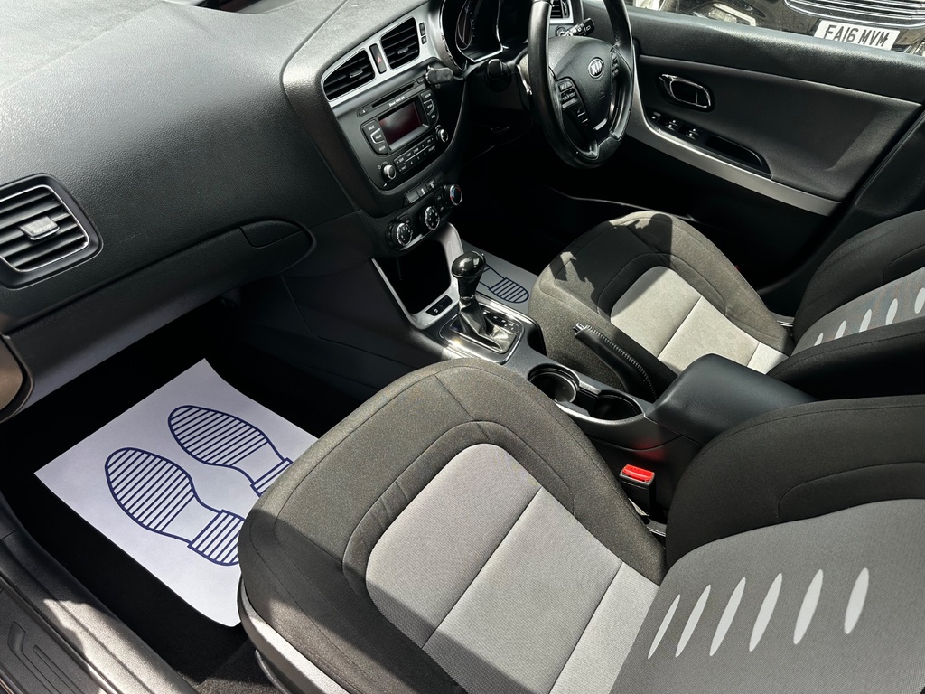 Kia Ceed 2015 1.6 Crdi 2 Sportswagon Euro 5 Silver #3