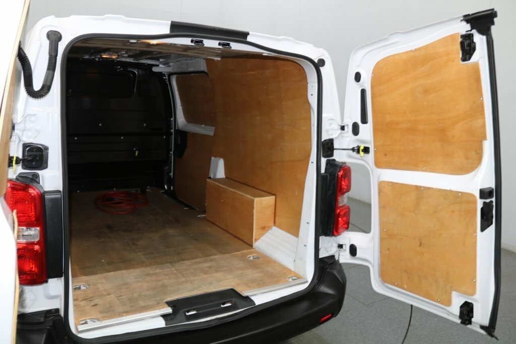 Peugeot E-Expert E 1000 75Kwh Professional Long Panel Van 6Dr Elect White #18