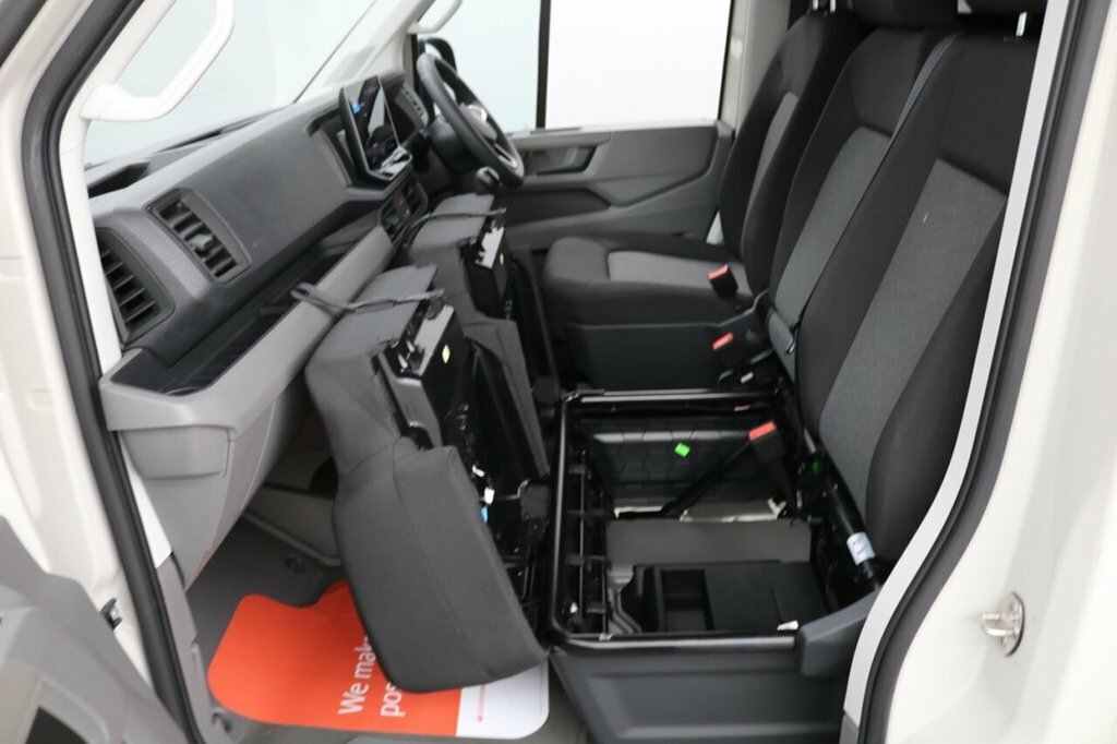 Volkswagen Crafter Panel Van Commerce Plus Mwb 140 Ps 2.0 Tdi 6Sp Man White #18