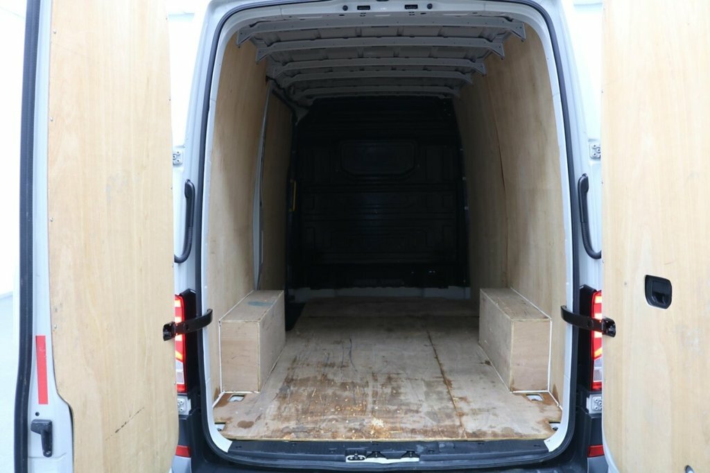 Volkswagen Crafter Panel Van Commerce Plus Mwb 140 Ps 2.0 Tdi 6Sp Man White #13