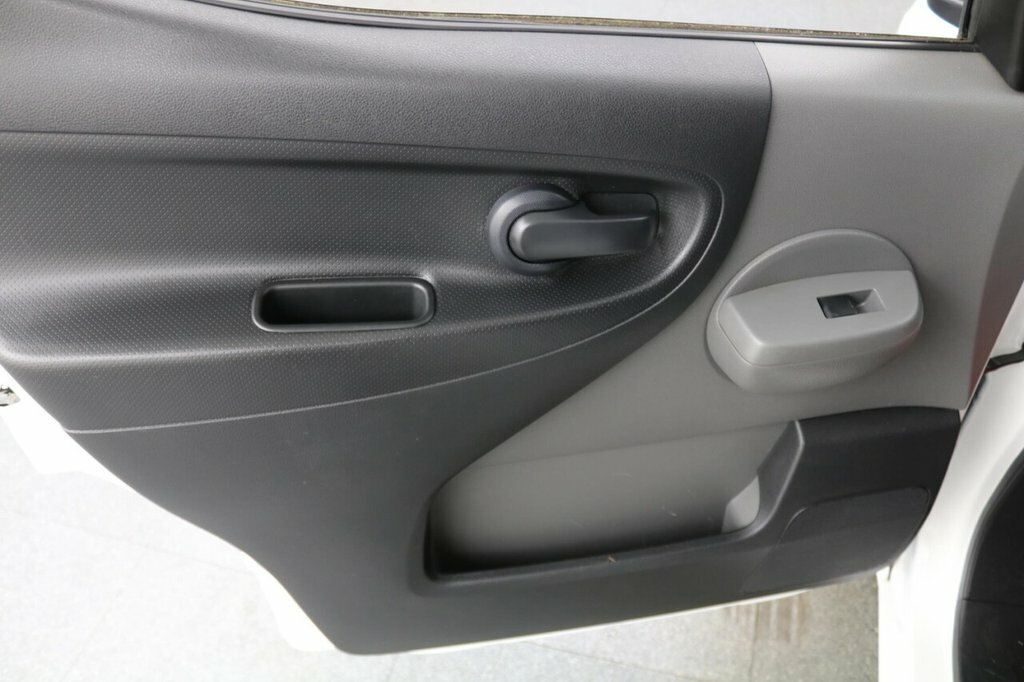 Nissan e-NV200 E Acenta Combi 108 Bhp Black #42