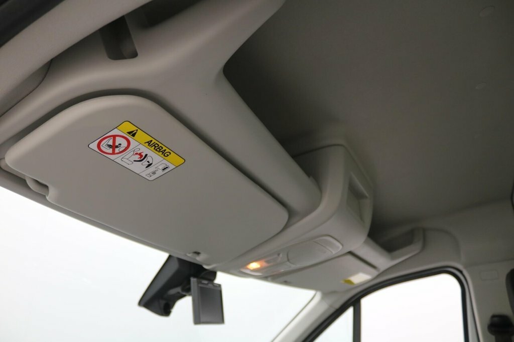 Maxus Deliver 9 Diesel White #15