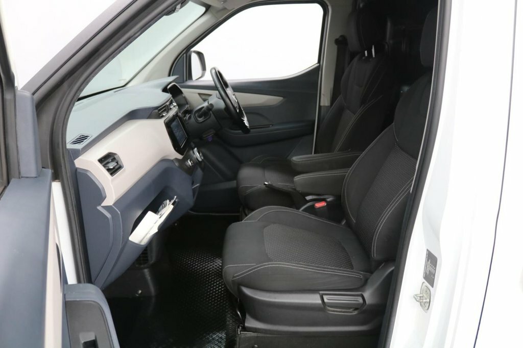 Maxus eDeliver 3 50.23Kwh Panel Van Fwd L1 122 P White #18
