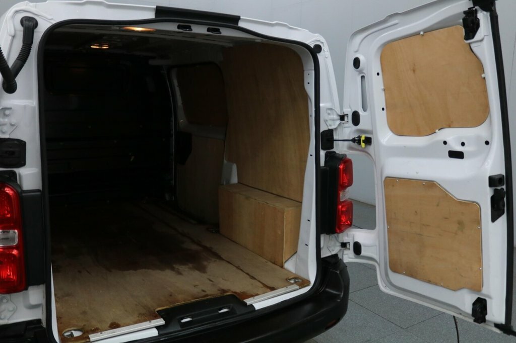 Peugeot Expert Diesel White #18