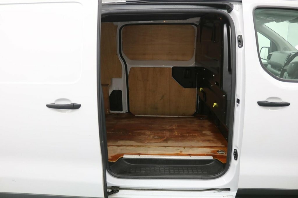 Peugeot Expert Diesel White #9