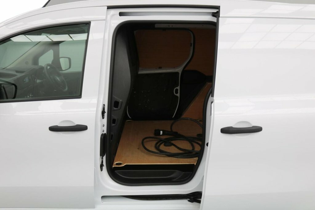 Renault Kangoo Ll21 90Kw 44Kwh Advance Safety Van White #7