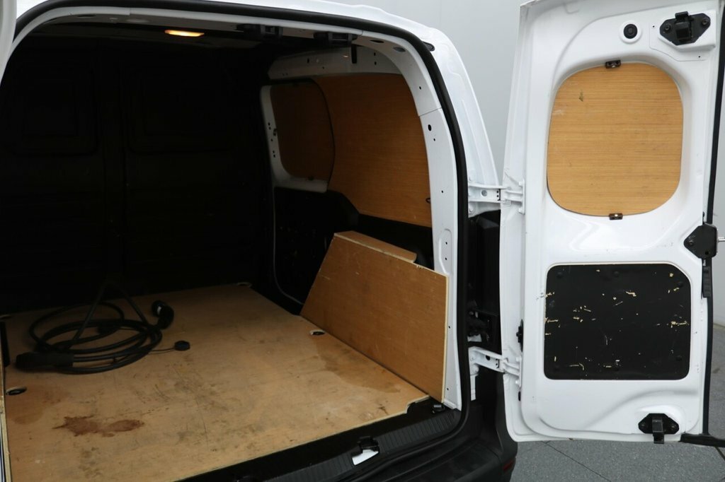 Renault Kangoo Ll21 90Kw 44Kwh Advance Safety Van White #13