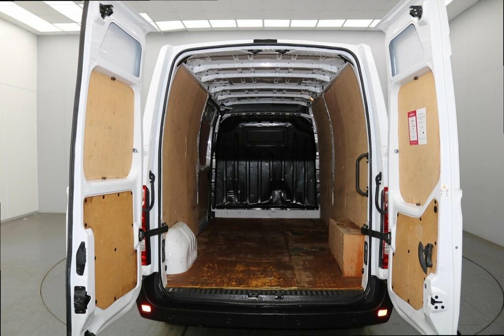 Renault Master Lm35dci 135 Business Medium Roof Van White #10