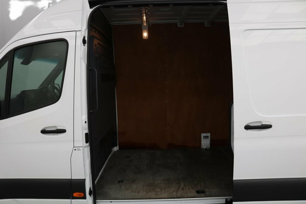 Mercedes-Benz Sprinter 2.0 315Cdi 3.5T. 4.2M Luton Tail Lift L3 Extra Tal White #9
