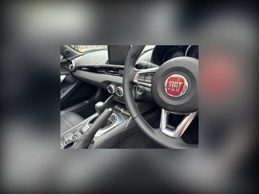 Fiat 124 Spider 124 Spider Lusso Multiair White #31