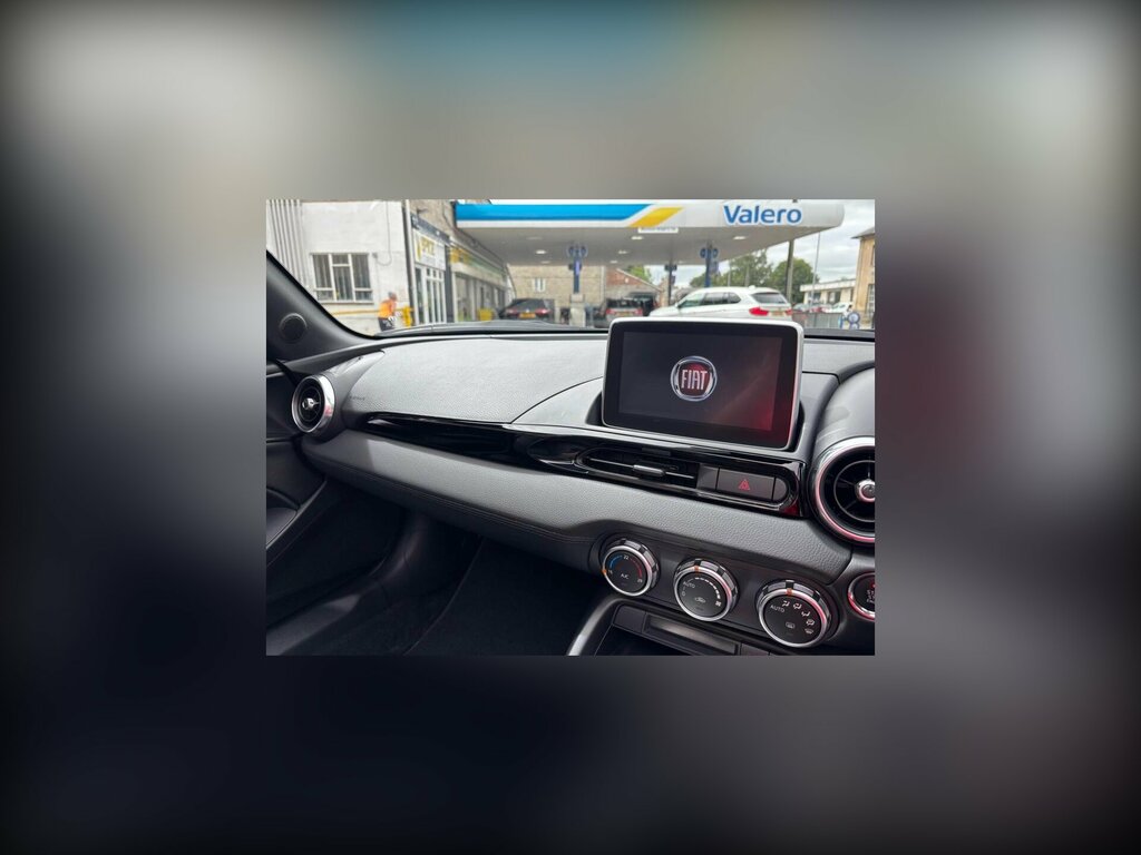 Fiat 124 Spider 124 Spider Lusso Multiair White #19