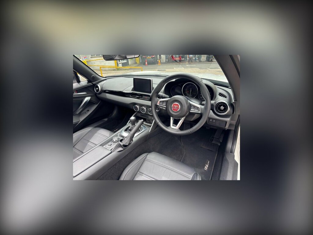 Fiat 124 Spider 124 Spider Lusso Multiair White #17
