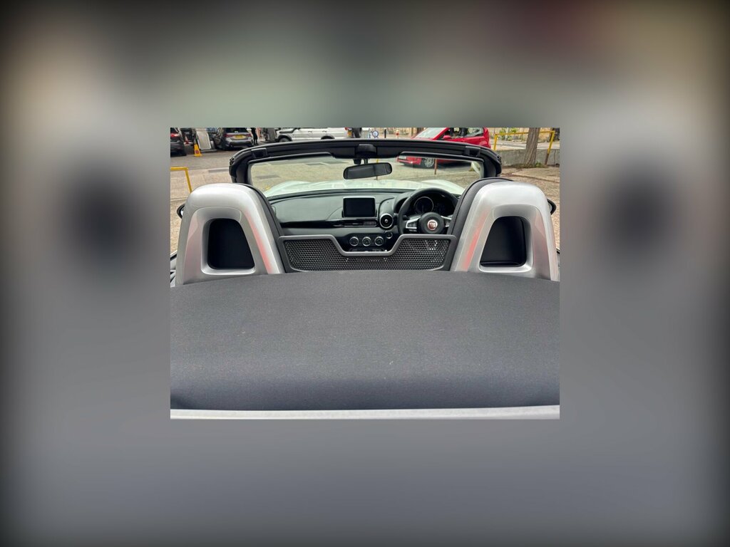 Fiat 124 Spider 124 Spider Lusso Multiair White #51
