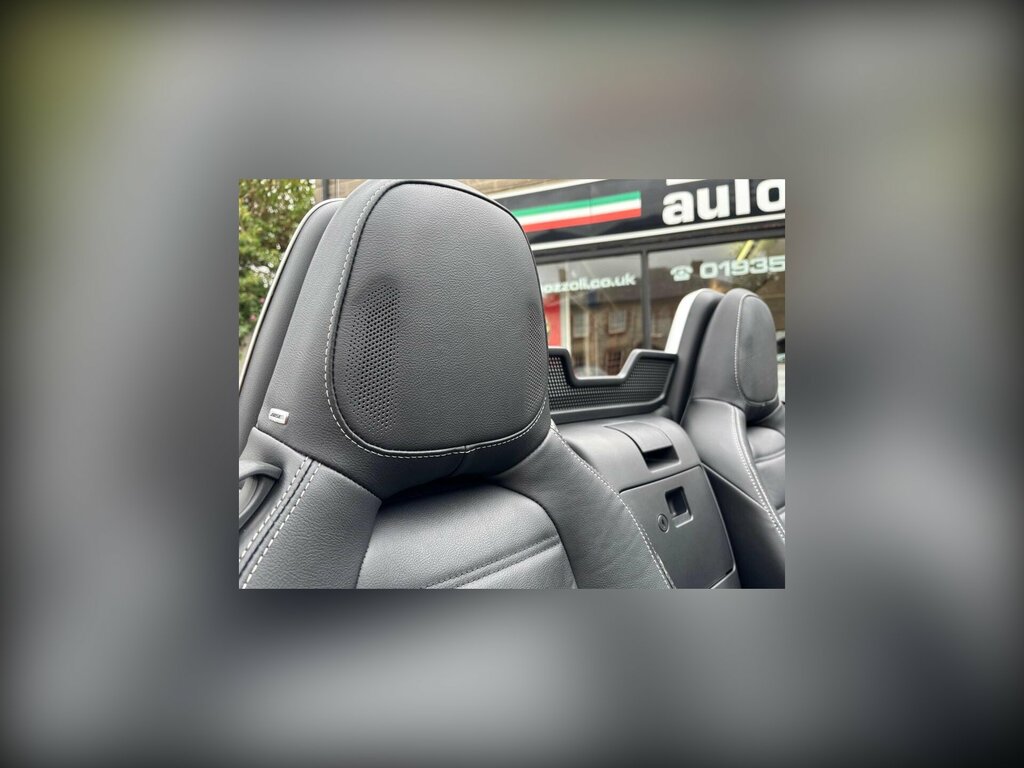 Fiat 124 Spider 124 Spider Lusso Multiair White #41
