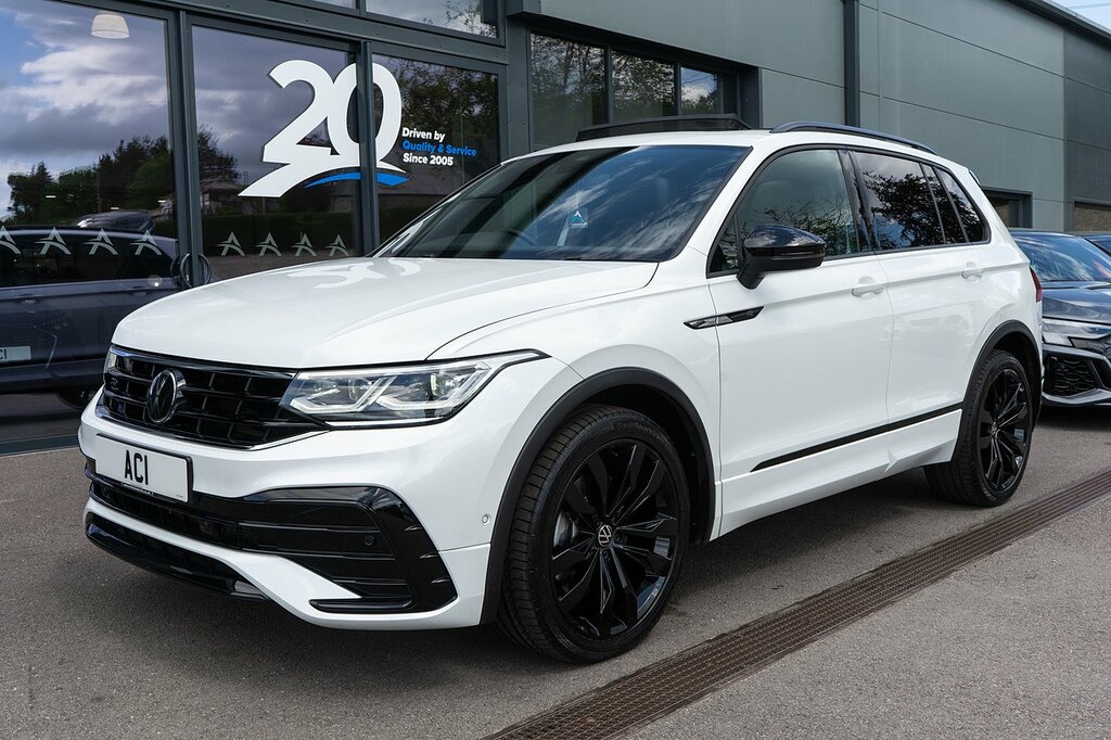 Volkswagen Tiguan Tsi Black Edition  White #6