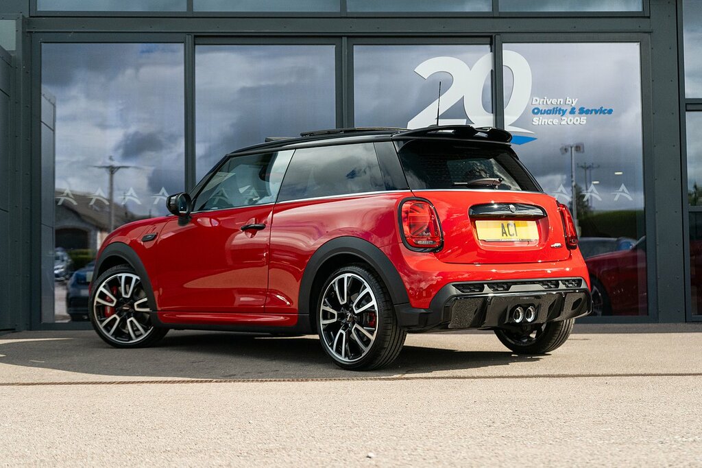 Mini Hatch John Cooper Works YW72KJO Red #2