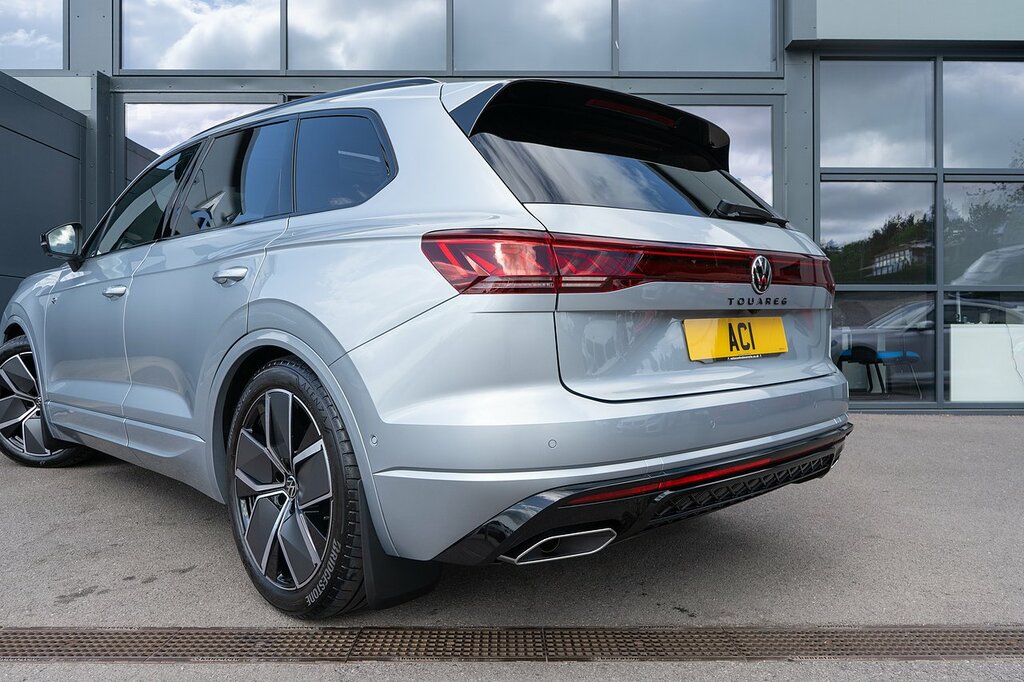 Volkswagen Touareg Tdi V6 Black Edition Silver #4