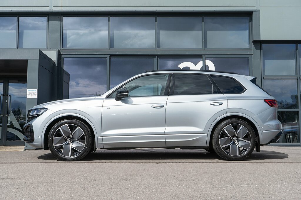 Volkswagen Touareg Tdi V6 Black Edition Silver #3