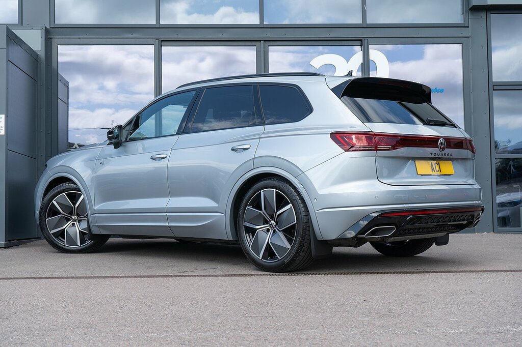 Volkswagen Touareg Tdi V6 Black Edition Silver #2