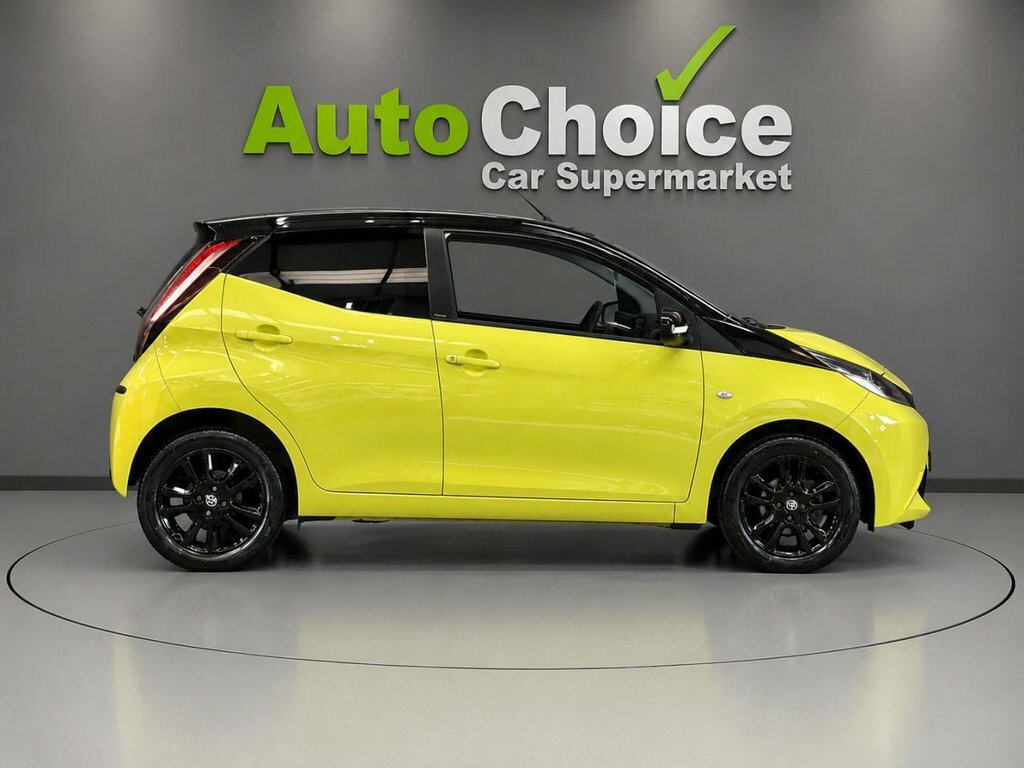 Toyota Aygo 1L X-cite 3 DE17VYW Yellow #4