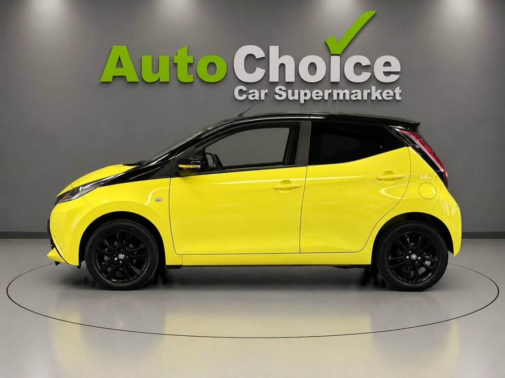 Toyota Aygo 1L X-cite 3 DE17VYW Yellow #2