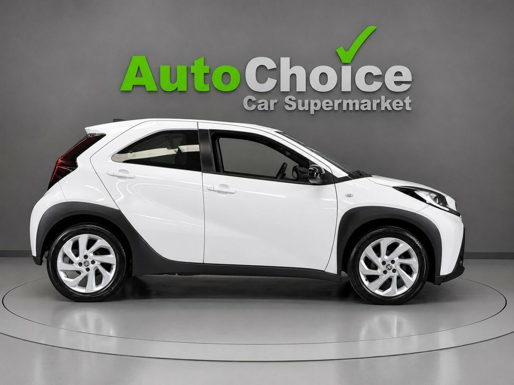 Toyota Aygo X 1L Pure SX24CXB White #3
